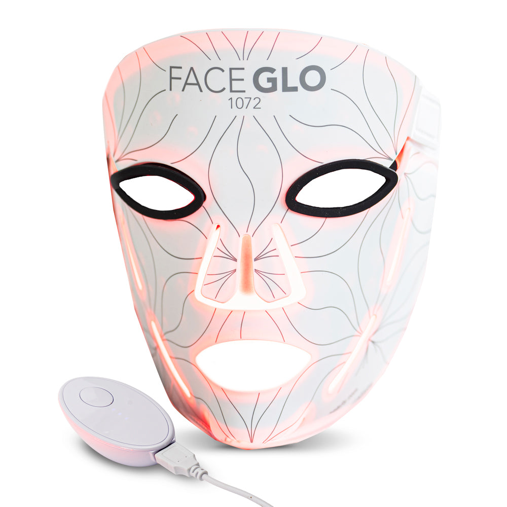 The Rio FaceGLO with Photology Chlorophyll Light Masque emits clinically effective red light along facial contours. Easily adjust light therapy settings using its wired remote control for a personalized treatment.